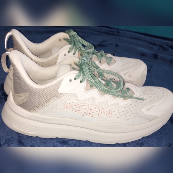 Keen Women's Birch/PeachPrft Sneakers - Picture 4 of 6